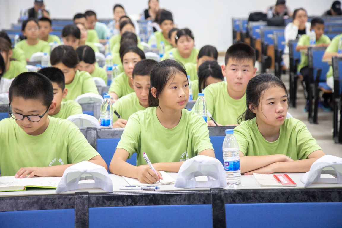 1722074428871892.jpg 高校教授授课 1.jpg